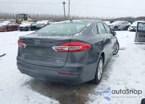 2019 Ford Fusion Hybrid Sel z USA, uszkodzony, nr VIN 3FA6P0MU2KR192839